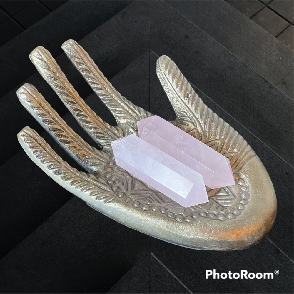 Double terminated rose quartz point - Picture 4 of 4